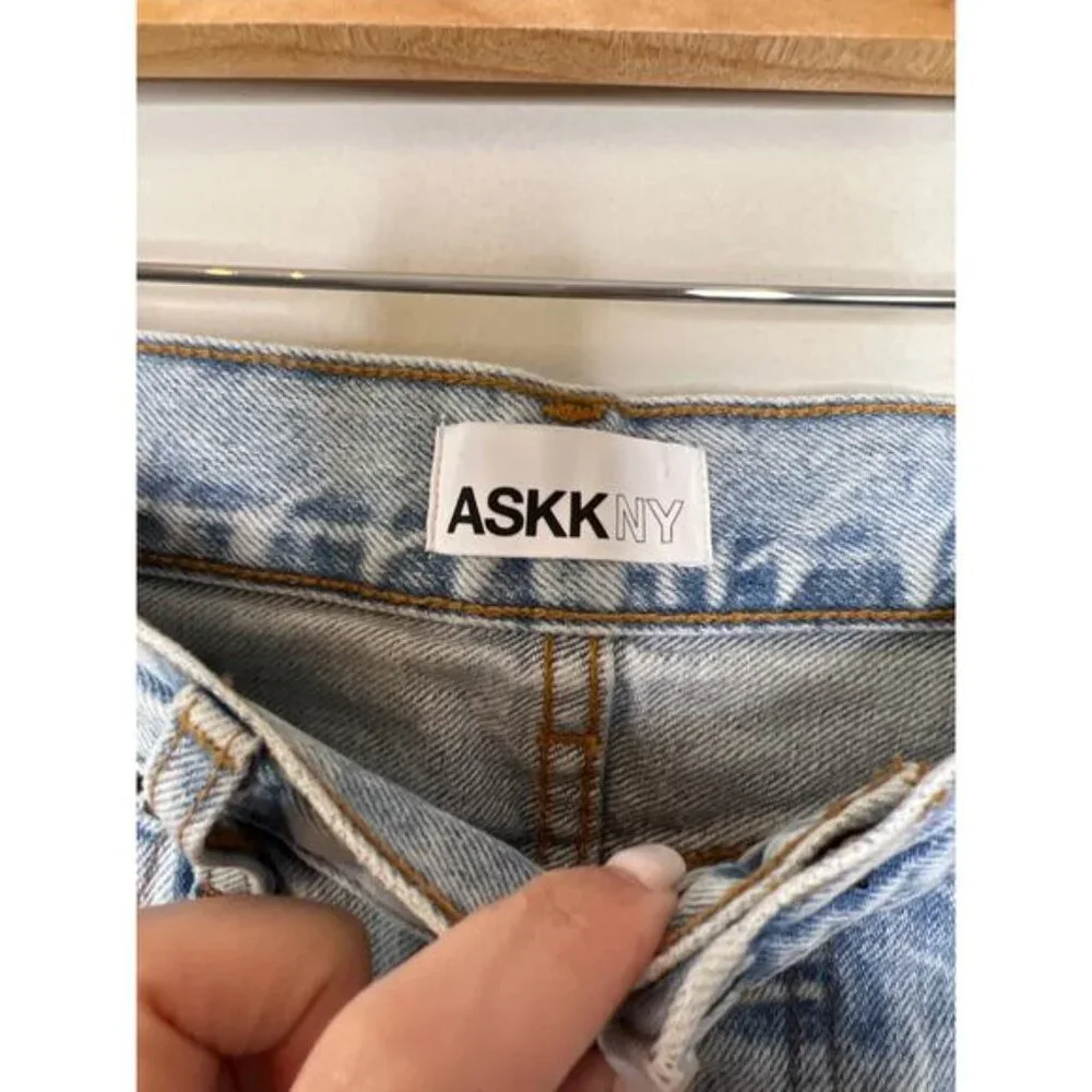 NEW ASKK NY Frayed Hem Distressed Detailing Crop Jeans Light Blue Wash Size: 25